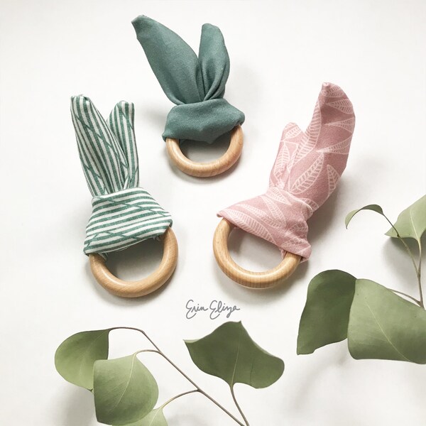 Baby teether, Organic cotton baby wooden teether, Organic baby gift, Gender neutral baby gift, baby crinkle toy, Organic baby teether