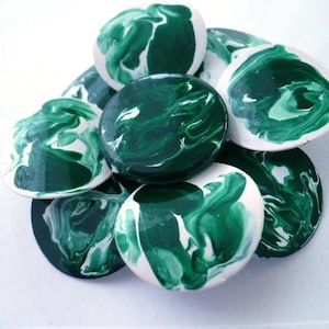 Vtg Enamel Sweet Kelly Green and White Hand Painted  Flower Brooch