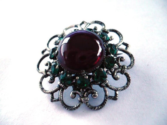 VTG Brooch - Intricate Design Pin with Ruby Red a… - image 8