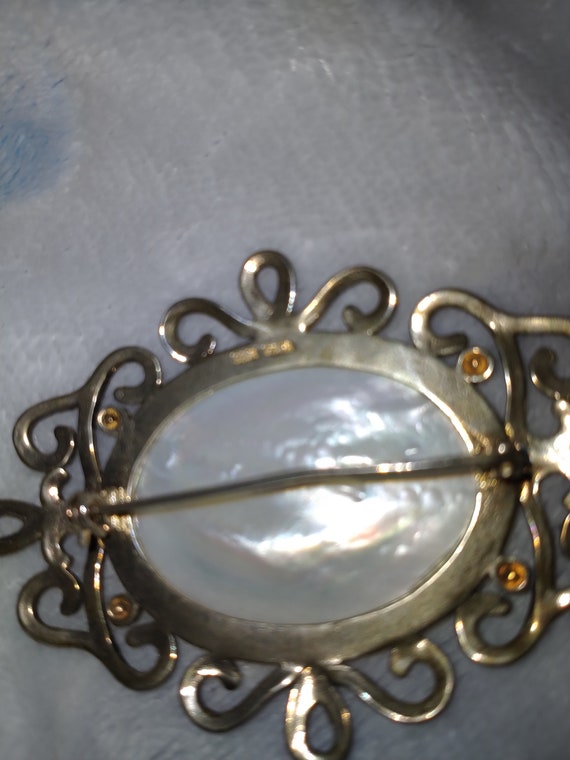 Gorgeous Mother of Pearl Cameo - image 2