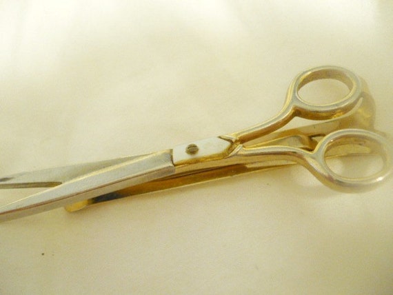 VTG Estate Find Mother of Pearl Scissors Tie Clasp - image 4