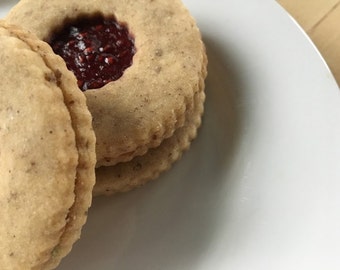 Linzer Cookies: Buttery Raspberry Preserves, One Dozen (3 inch)