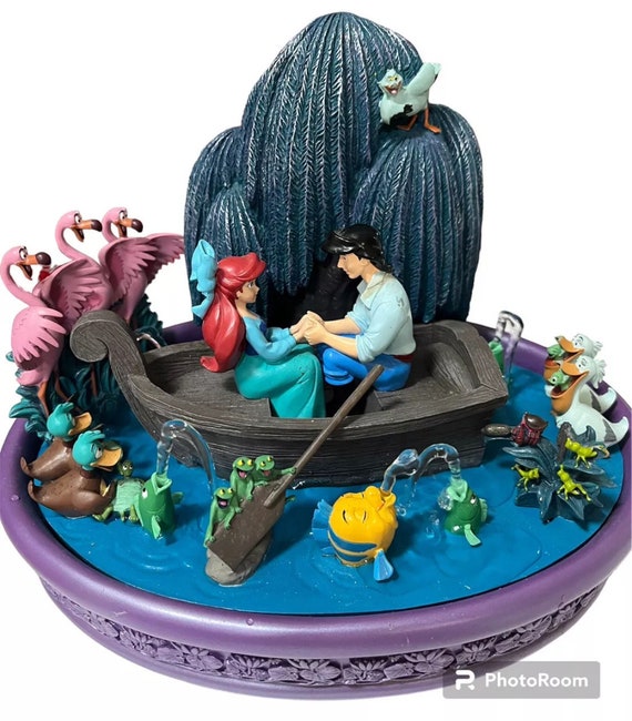 Extremely Rare Disney Little Mermaid Water Fountain Kiss the Girl 
