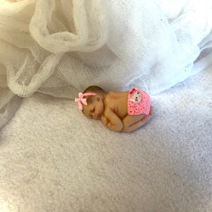 Polymer clay baby girl,dollhouse,ooak,cake topper,baby shower,gift,mini doll,newborn,baby shower,nursery,artist doll ,figurine