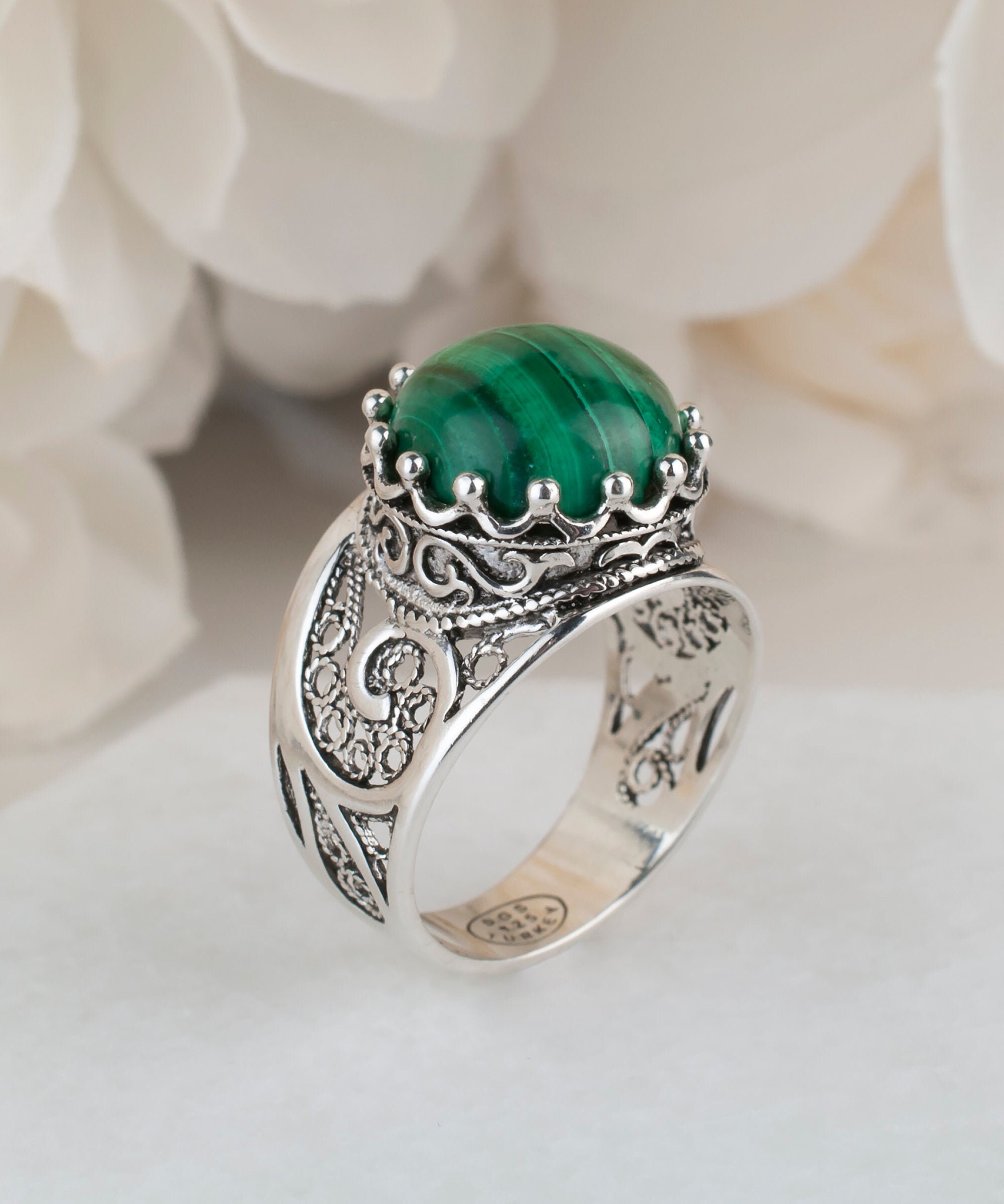 Malachite on sale ring silver