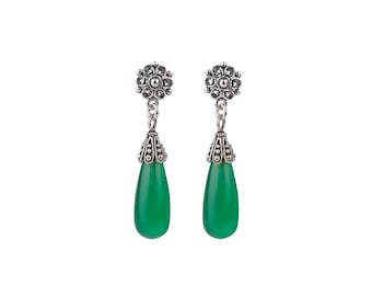 Boucles d'oreilles à tige en argent avec agate verte, 925 argent sterling avec pierres précieuses en agate verte fabriquées par des artisans en forme de larme pendantes coniques