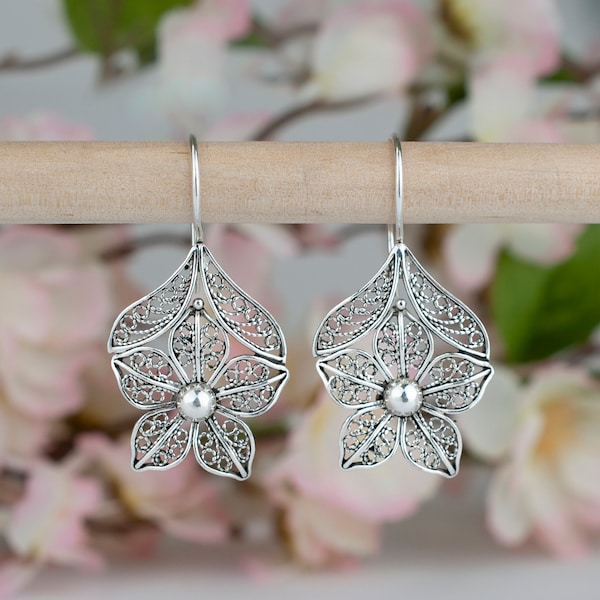 Daisy Flower Earrings 925 Sterling Silver Handmade Artisan Crafted Filigree Ornate Floral Drop Earrings Women Jewelry Gift Boxed for Her
