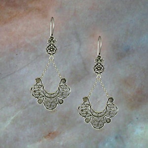 Boucles d'oreilles pendantes pendantes florales en argent sterling 925 faites à la main de manière artisanale en filigrane pour femmes, bijoux, cadeaux dans une boîte pour elle