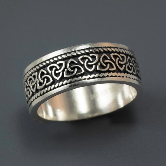 Triquetra ring silver deals