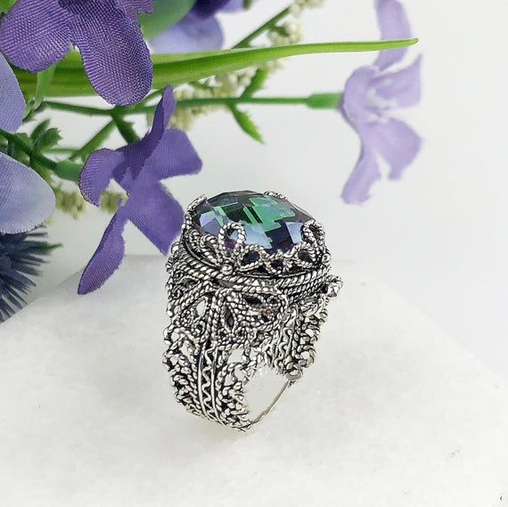 Rainbow quartz ring deals