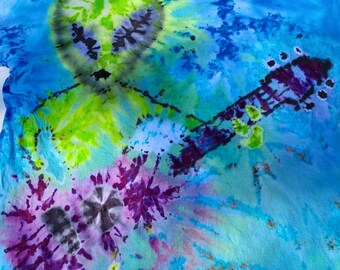 Alien Playing Guitar {{Tie-Dyed Shirt}}