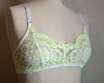Bralette in pizzo bianco e neon, taglia XS, lingerie fatta a mano, pronta per la spedizione
