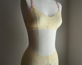 CAMPIONE DI VENDITA Giallo con reggiseno in pizzo rosa e set di slip, pronto per la spedizione taglia XS, lingerie fatta a mano