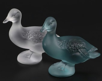 Lalique “Canard Gambadant” blaue und klare Kristall Enten. Signiert