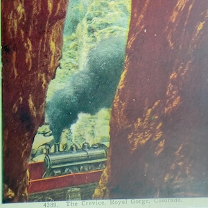 Carte postale vintage La crevasse, la gorge royale et la locomotive, le canyon de la rivière Arkansas, Colorado, montagnes Rocheuses,