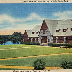 Salutations de Brockton, New York, bâtiment administratif du parc d'État du lac Érié, carte postale en lin vintage
