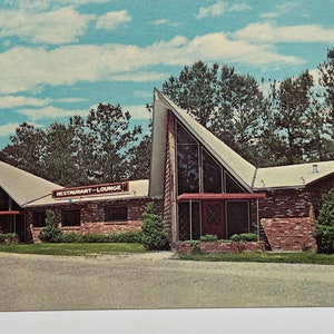 Chalet restaurant et salon, Archie Julian Properties, fine cuisine créole, carte postale vintage