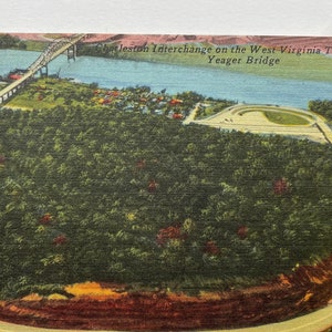 L'échangeur de Charleston sur l'autoroute à péage de Virginie-Occidentale et le pont Yeager Carte postale en lin vintage
