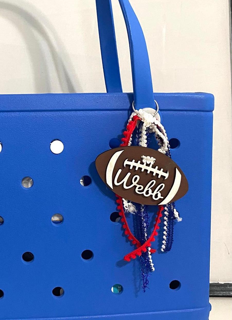 Football Mama Charm, Fußballtasche oder Auto Charm, Football Mom Anhänger, personalisierter Taschenanhänger, personalisierter Sportanhänger, Namensanhänger, Taschenanhänger,