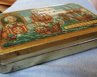 Vintage Kosmos Kommodore Cigarette Tin