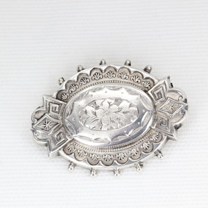 Antique Victorian Silver Ornate Decorative Brooch Circa: 1889 1906 zdjęcie 1