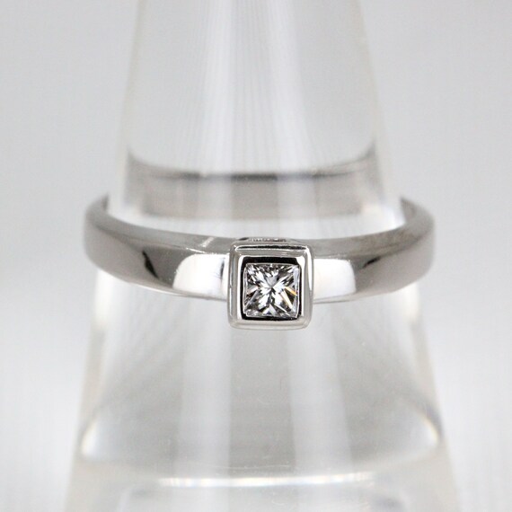 18ct white gold princess cut diamond ring best sale