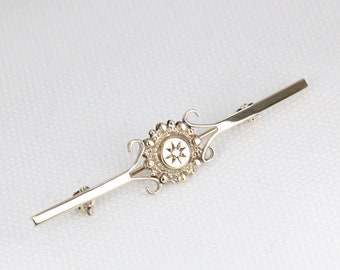 Vintage 9ct Yellow Gold Diamond Bar Brooch   -  Circa: 1940