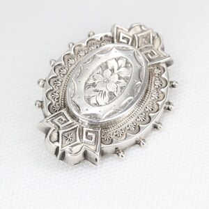 Antique Victorian Silver Ornate Decorative Brooch Circa: 1889 1906 zdjęcie 2