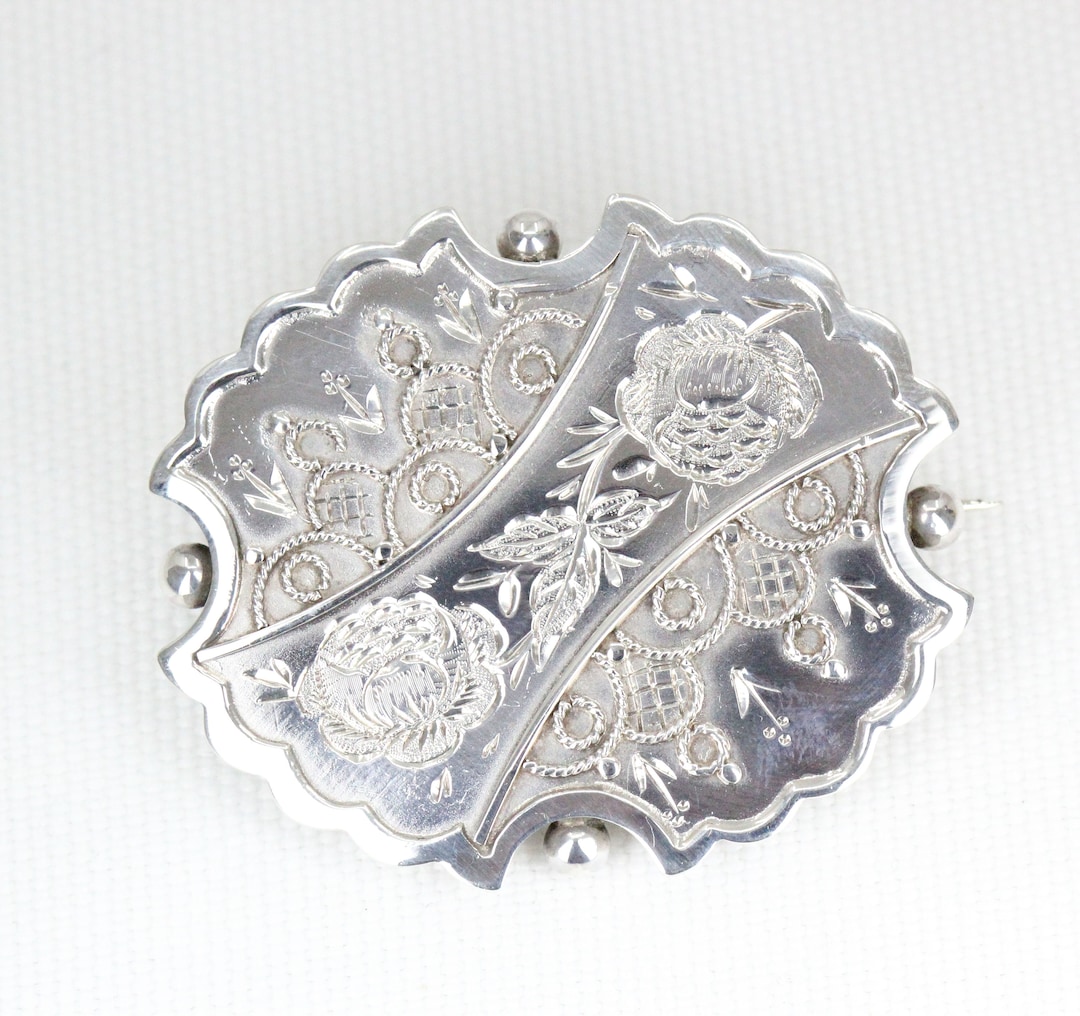 Broche En Argent Début 1900 à Restaurer - Style Vintage - Couleur Argenté - Objet D'occasion à Remettre En état