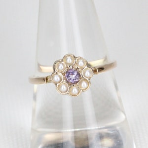 Vintage 9ct Gold Daisy Ring – Amethyst & Seed Pearl Cluster – Floral Dress Ring