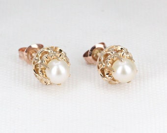Vintage 9ct Gold Pearl Earrings • 1960s Cultured Pearl Screw Back Earrings • Retro Gold Earrings • Solid Gold Pearl Jewellery