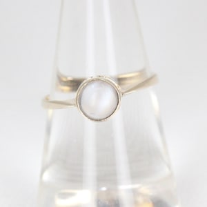 Vintage 9ct Yellow Gold Moonstone Ring – Cabochon Dress Ring – Edinburgh Hallmarked 1979