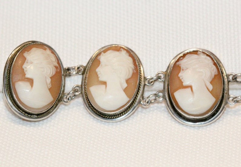 Continential Silver Cameo Bracelet C:1940/'s
