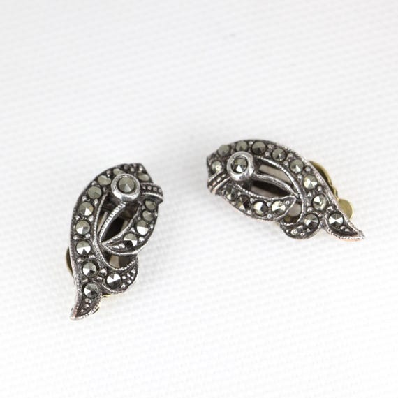 Boucles D'oreilles Clips Anciennes - Fleurs En Métal Argenté Avec Marcassite - Modèle #K30 - Occasion Vintage