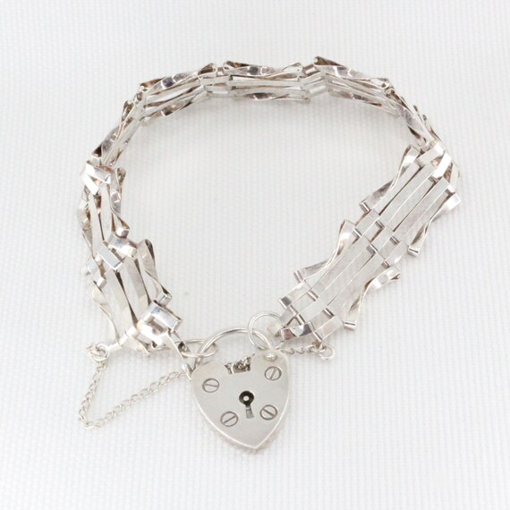 Vintage Sterling Silver Gate Link Heart Padlock Br