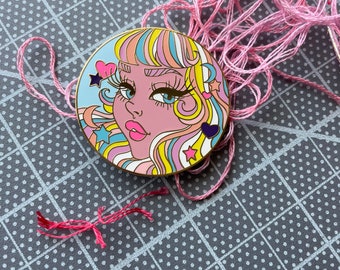 Lil face Needle Minder 2”