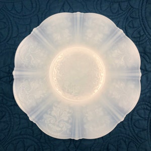 Vintage Macbeth Evans American Sweetheart Bridal Monax grote plaat doorschijnend melkglas jaren 1930