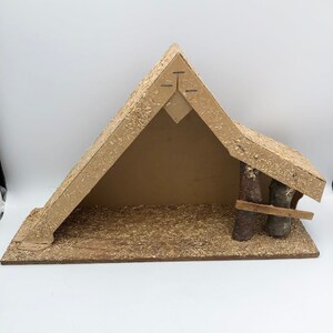 Vintage Christmas Nativity Creche Stable - Dime Store - Cartón ligero - Agujero en la parte superior para la luz - 11" de alto