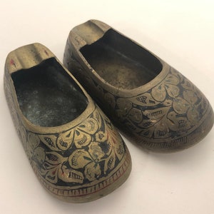 Vintage Brass Rounded Toe Slipper Incense Holders Ashtrays (Pair)
