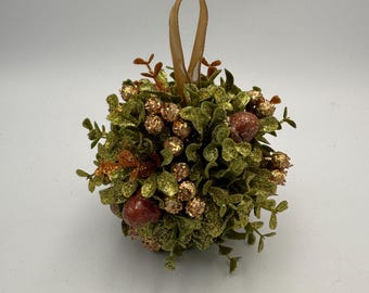Vintage Faux Mistletoe Kissing Ball Ornament Glitter Gold Berries Green Christmas Hanging Decor 4 Inch