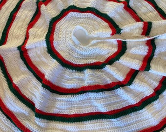 Vintage Handmade Crochet Christmas Tree Skirt 46" Red Green White Ruffled Holiday Decor