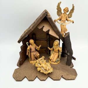 Vintage Christmas Nativity Creche Scene - 5 Rubberized PVC Figurines in Wooden Stable - Made in Italy