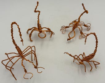 Opción 1: Figura de escorpión o lagarto de alambre estilo vintage - Arte popular de animales del desierto hecho a mano - Decoración del suroeste