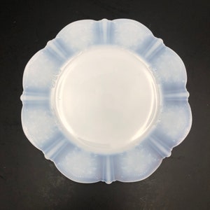 Vintage Macbeth Evans American Sweetheart Bridal Monax saladeplaat doorschijnend melkglas jaren 1930