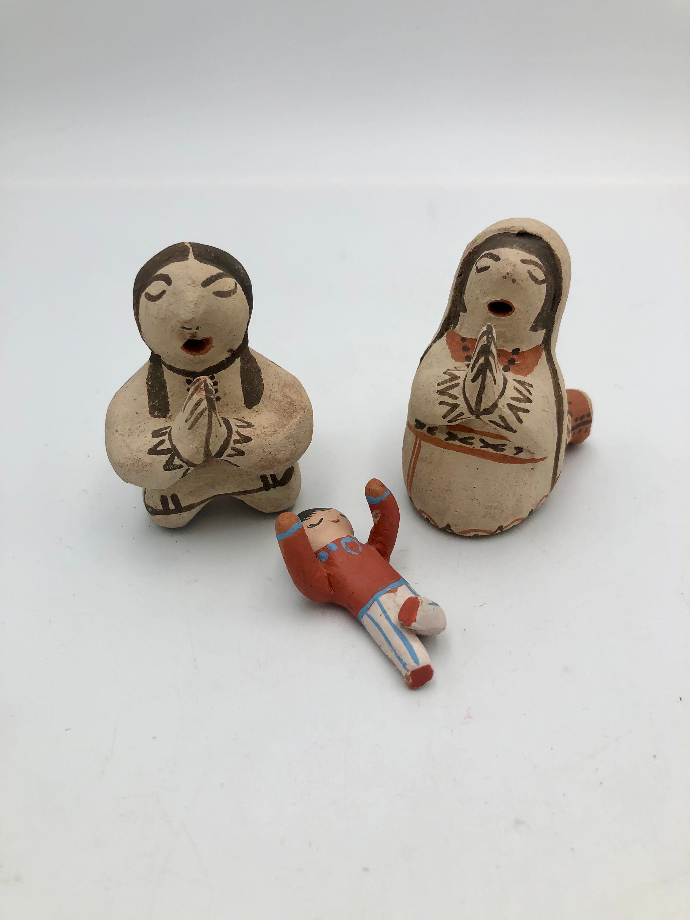 Pueblo Story Teller Doll With 4 Children by Joanne Trujillo,, Cochiti  Pueblo, NM 