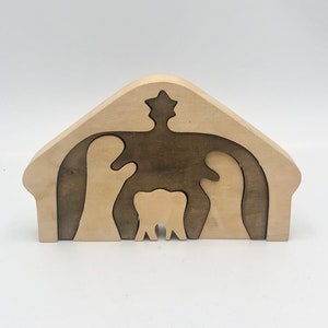 Petite crèche découpée en bois vintage 5 pièces - Marie, Joseph et l'enfant Jésus dans une écurie