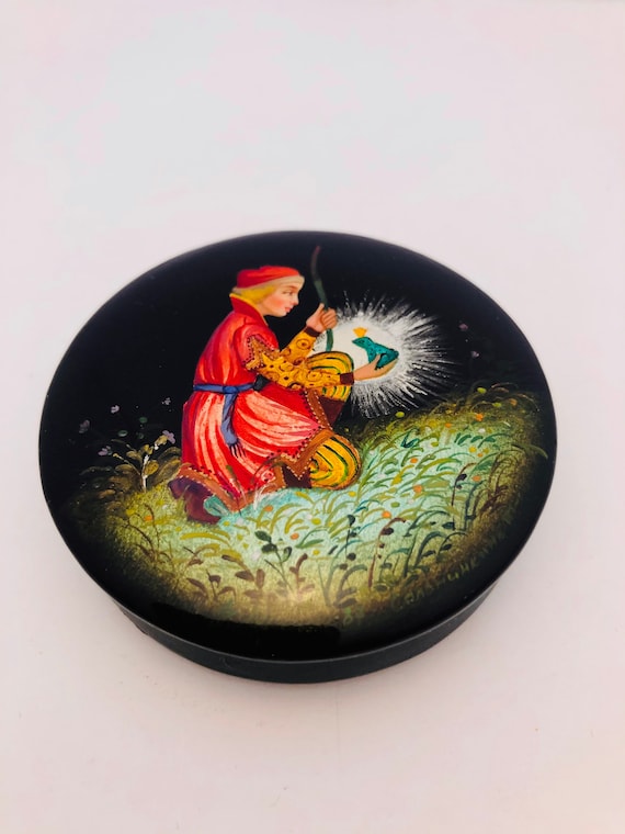 Vintage Trinket Box Russian Lacquerware Fairy Tal… - image 4