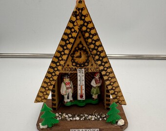 Termómetro de madera estilo chalet de Cracovia, Polonia, estilo vintage. Recuerdo de arte popular polaco.