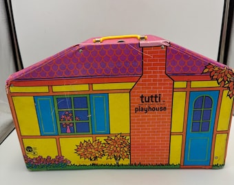 Casa de muñecas plegable Mattel Tutti Playhouse de 1965, con estuche de transporte, ideal para Barbie y la hermana pequeña de Skipper.