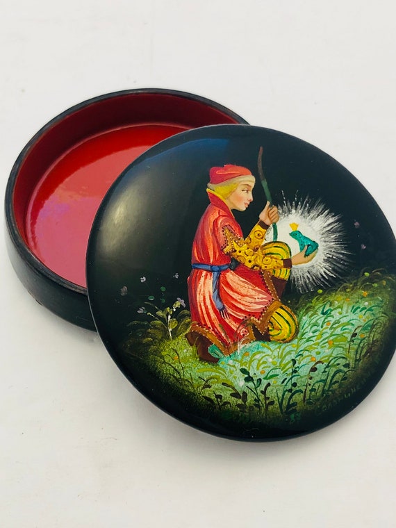 Vintage Trinket Box Russian Lacquerware Fairy Tal… - image 3